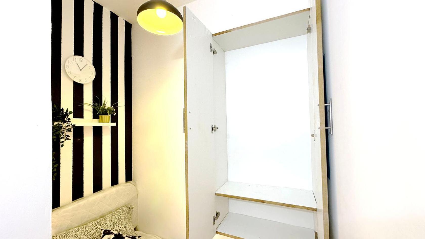 Cozy Corner Partition Near Burjuman Metro Privatunterkunft Dubai