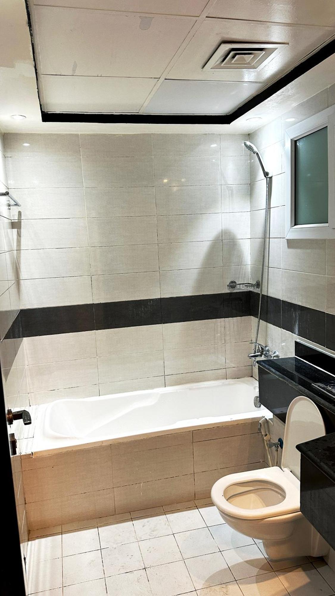 Cozy Corner Partition Near Burjuman Metro Privatunterkunft *